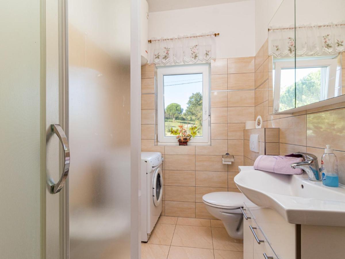 Holiday Home Larisa - Ipc141 By Interhome Pićan Buitenkant foto