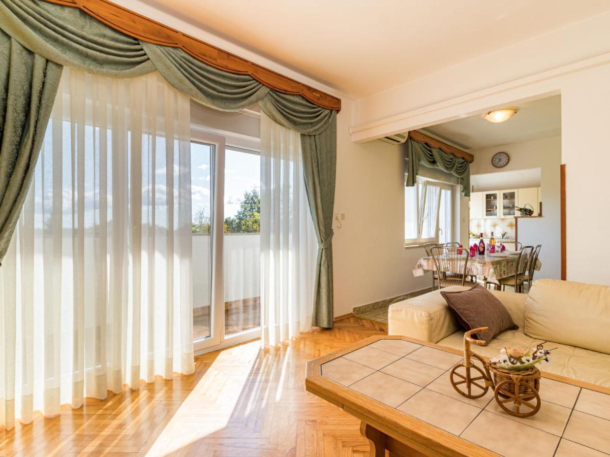 Holiday Home Larisa - Ipc141 By Interhome Pićan Buitenkant foto